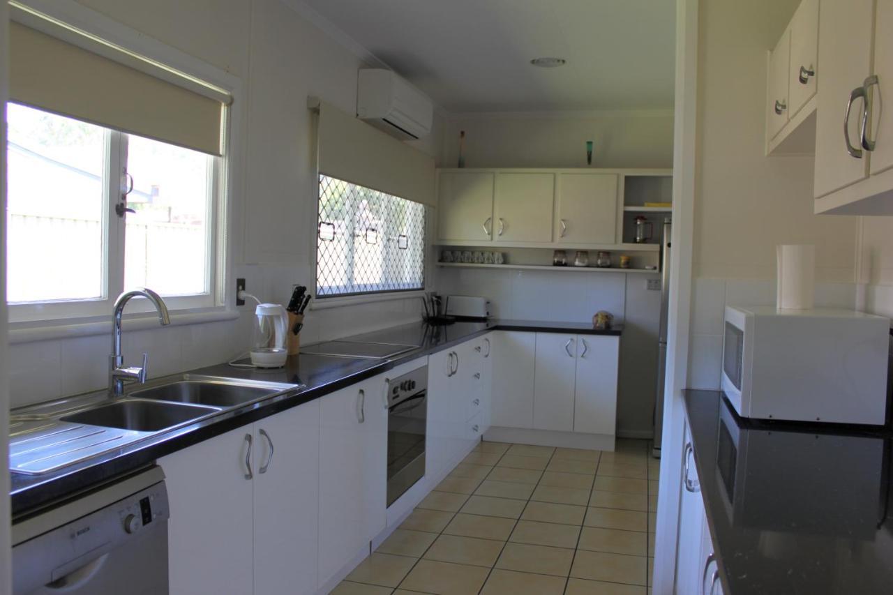Edge Hill Clean & Green Cairns, 7 Minutes From The Airport, 7 Minutes To Cairns Cbd & Reef Fleet Terminal Esterno foto